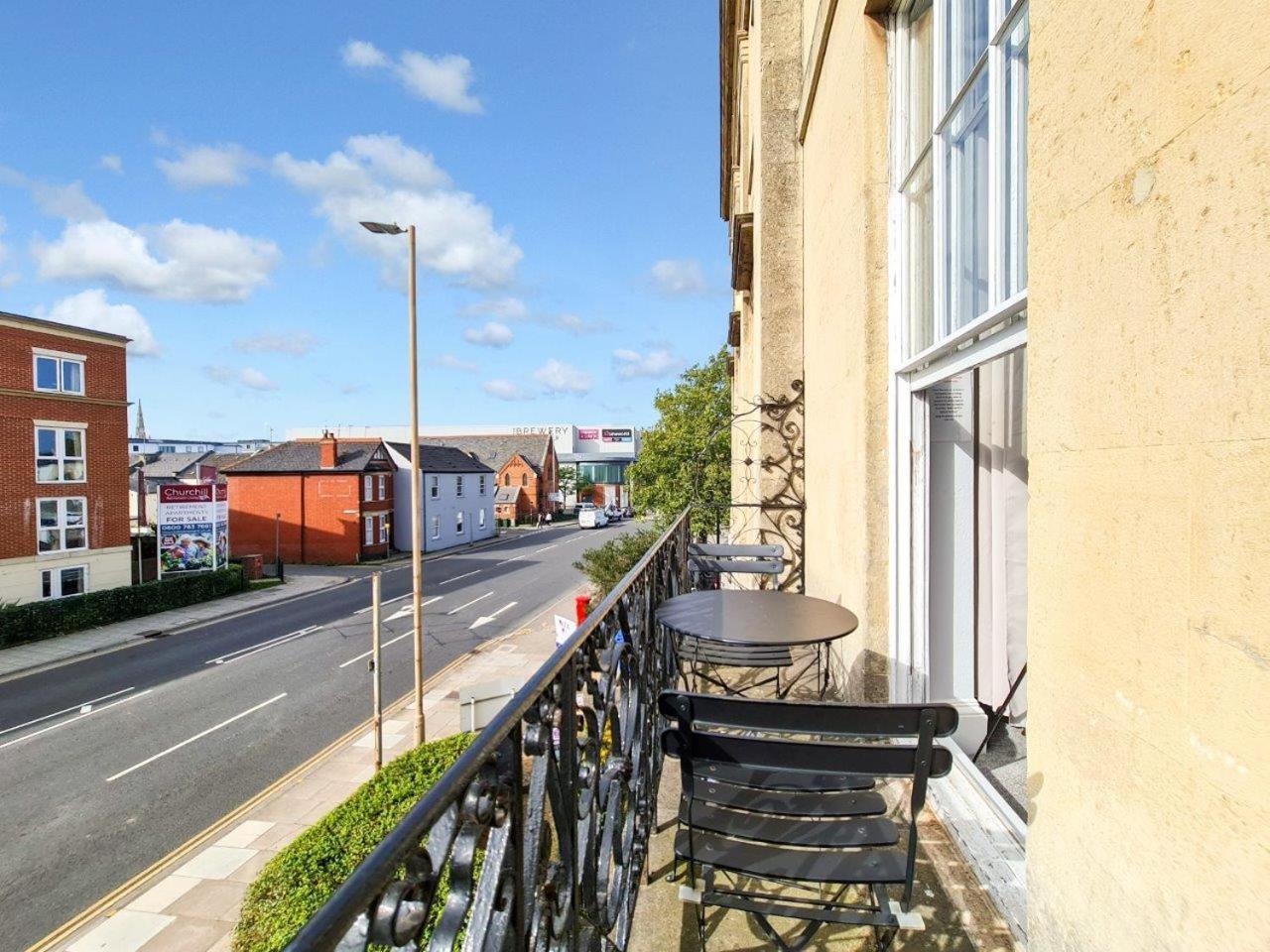 Margaret'S Terrace By Fortuna Property Cheltenham Exteriör bild